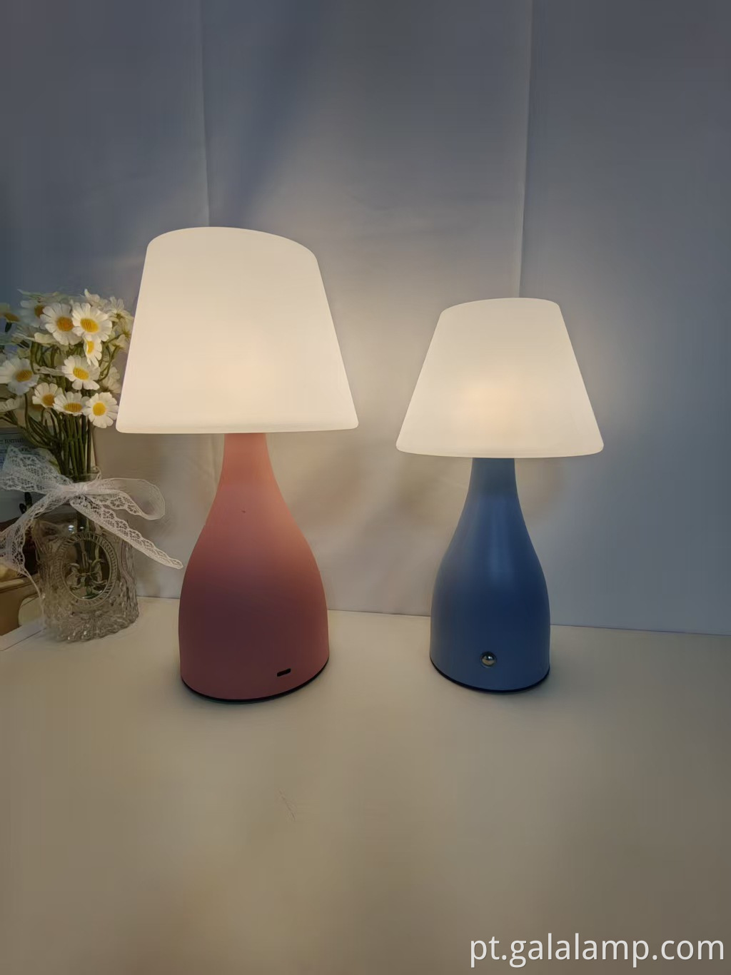 nordic-cream-style-rechargeable-table-lamp